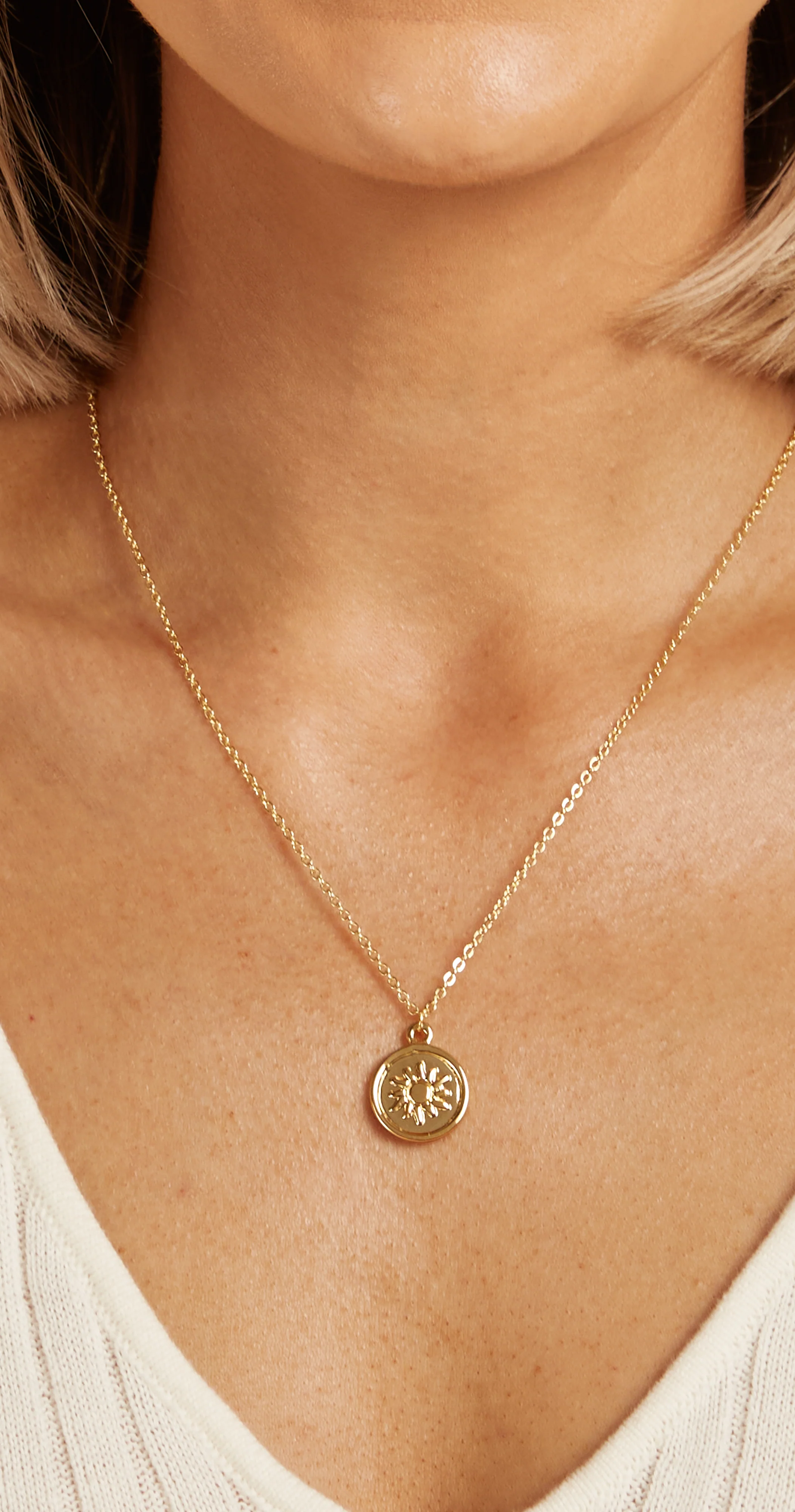 Cassandra Necklace - Gold