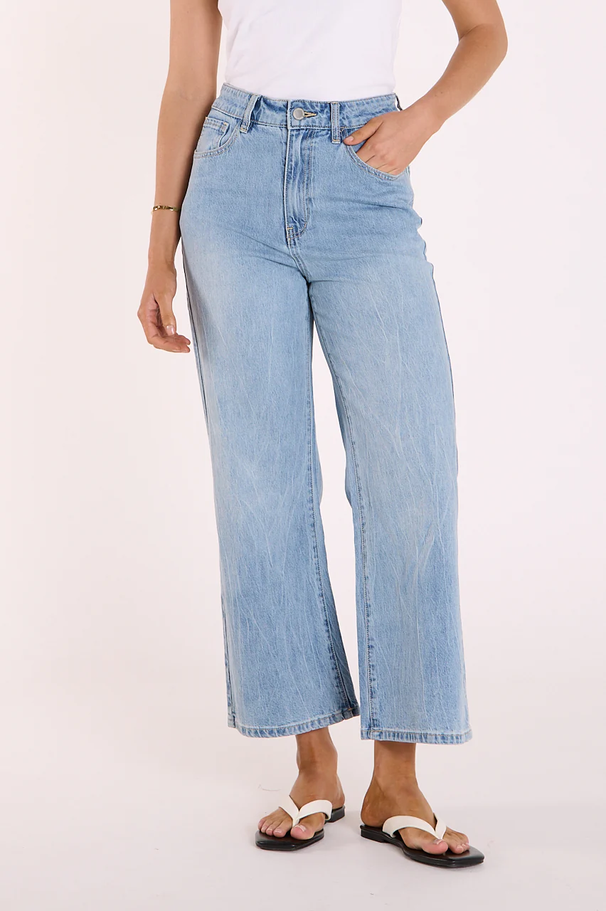 Cassie Cropped Leg Jean - Light Blue - Image 2