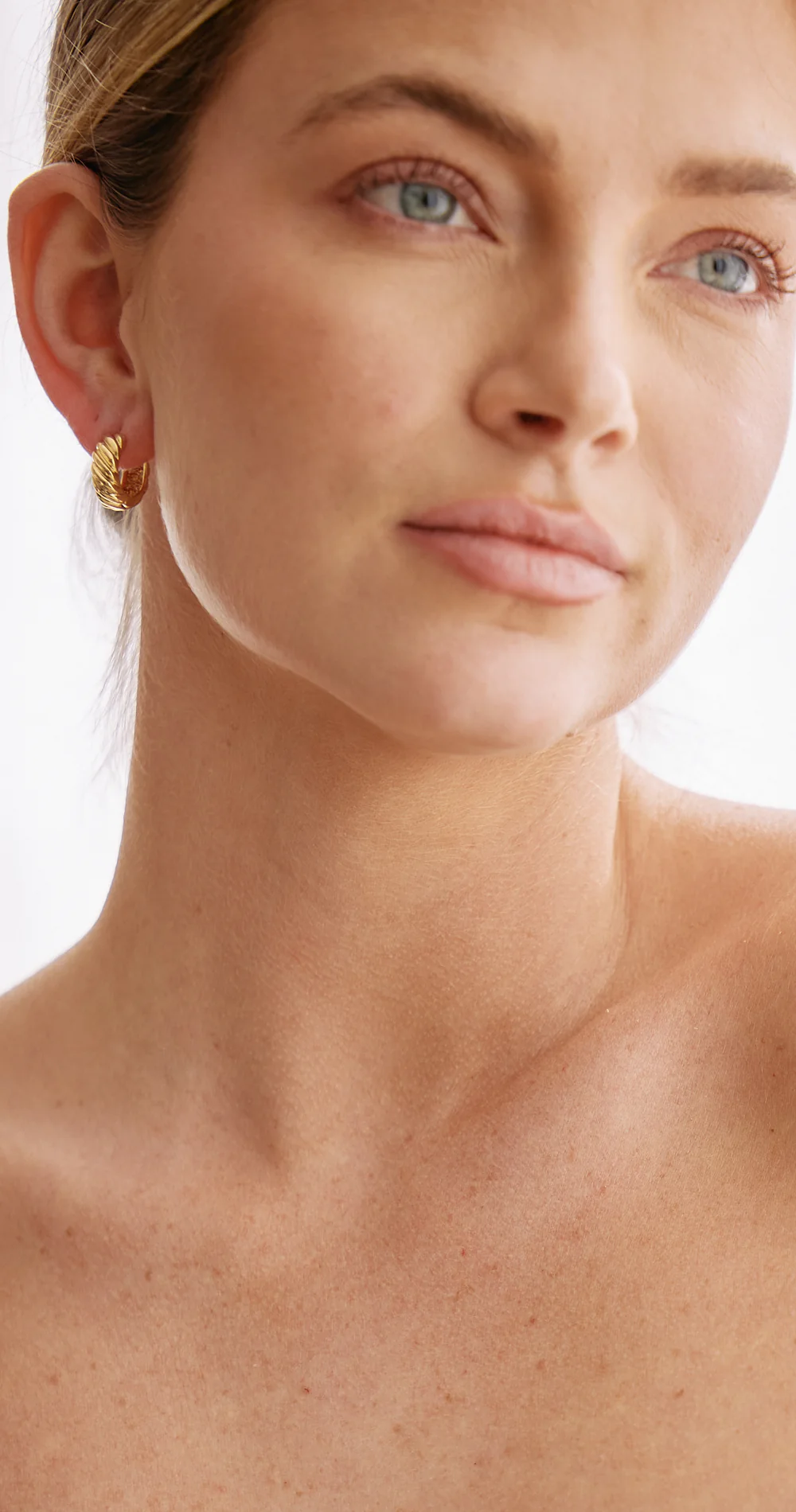 Evie Hoop Earrings - Gold - Image 2