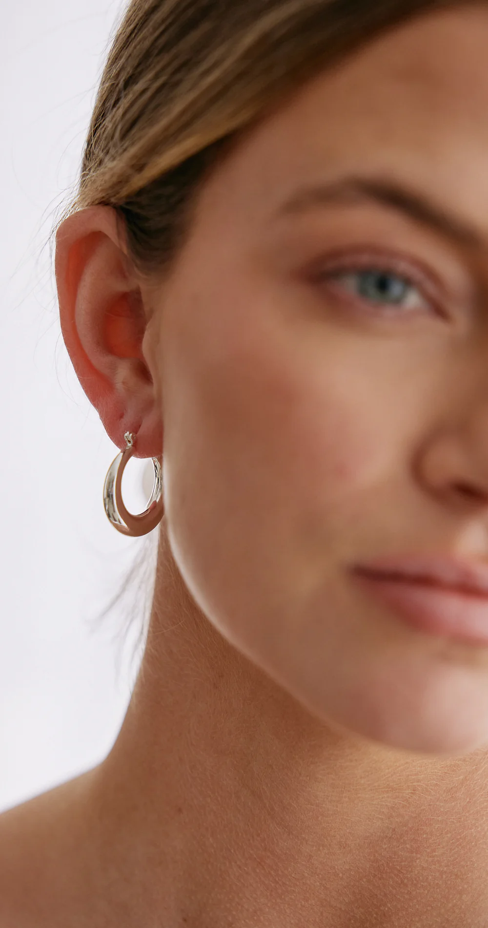 Layla Medium Hoop Earrings - Silver