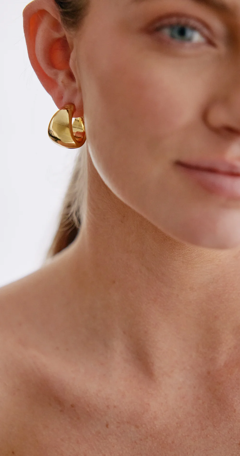 Lily Hoop Earrings - Gold