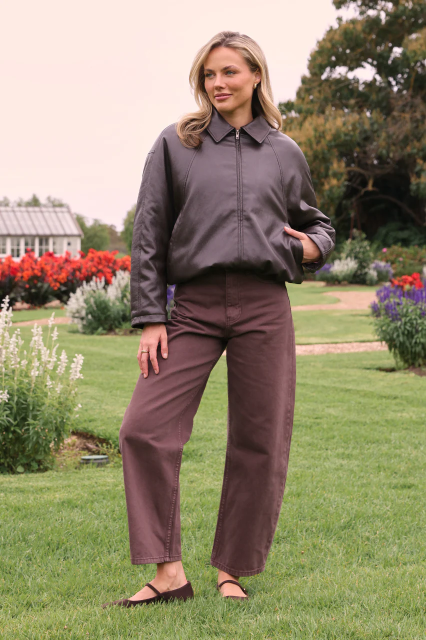 PRE-ORDER Lola Barrel Jean - Chocolate - Image 3