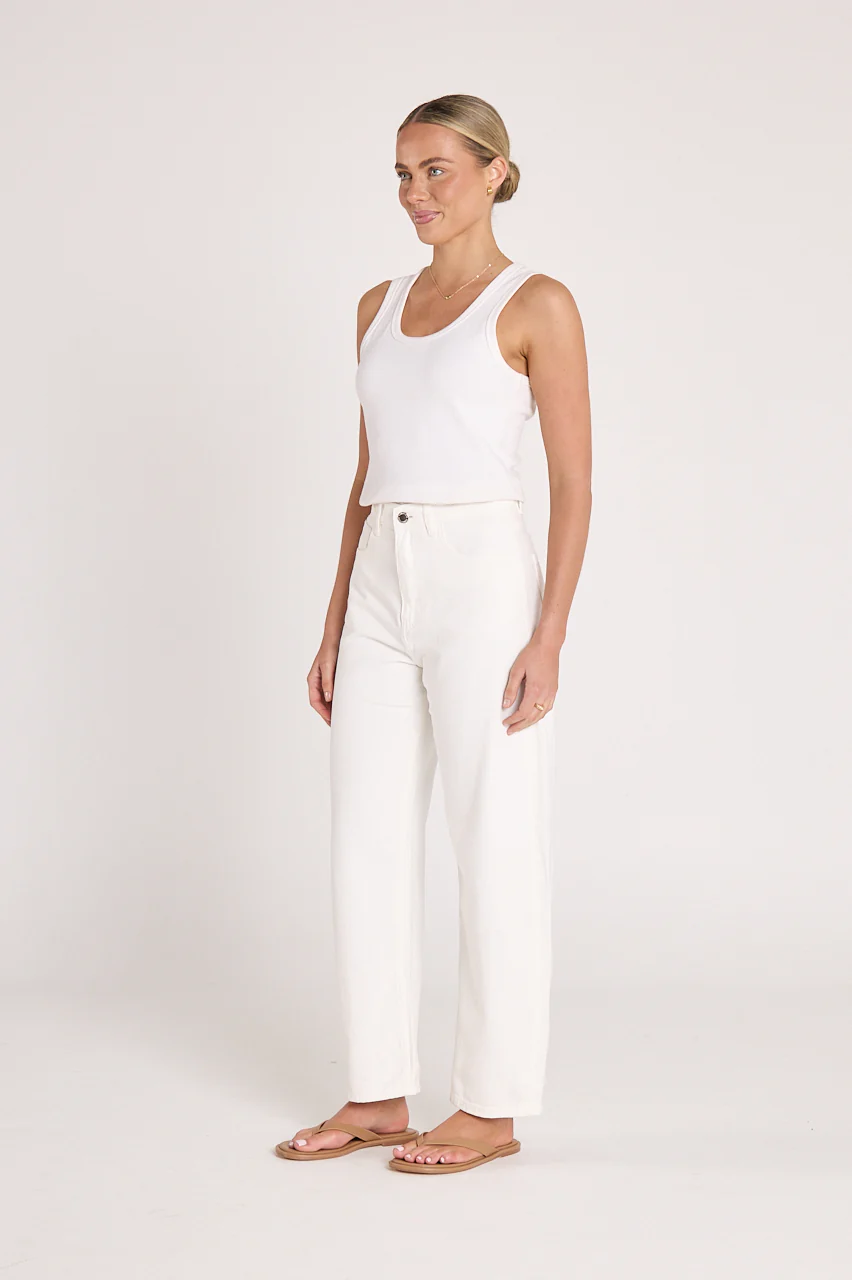 PRE-ORDER Lola Barrel Jean - White - Image 3