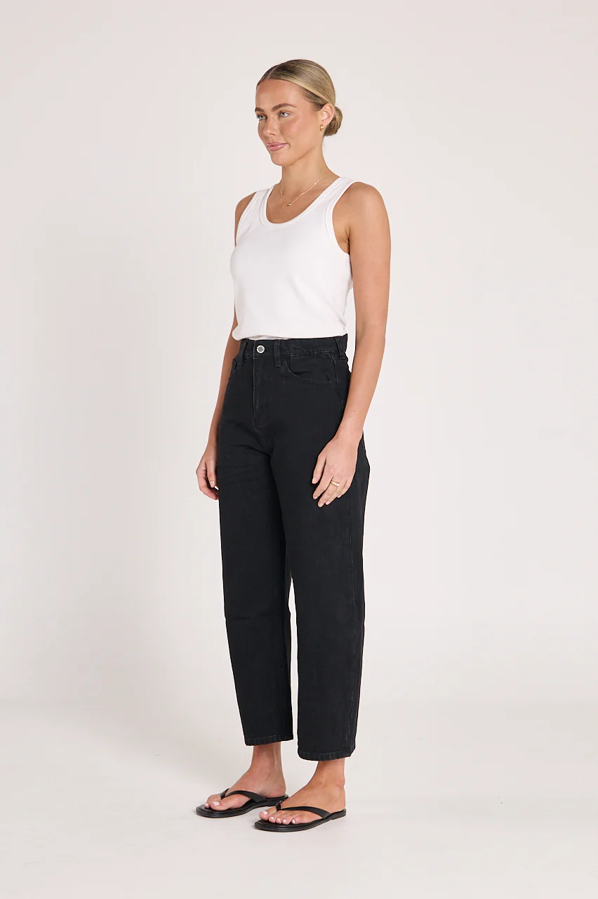PRE-ORDER Lola Cropped Barrel Jean - Black - Image 5
