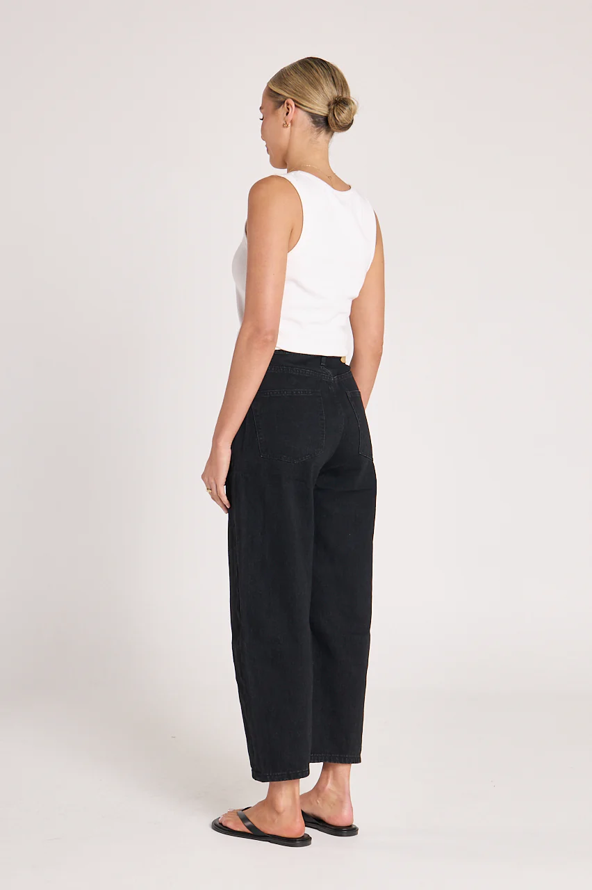 PRE-ORDER Lola Cropped Barrel Jean - Black - Image 6