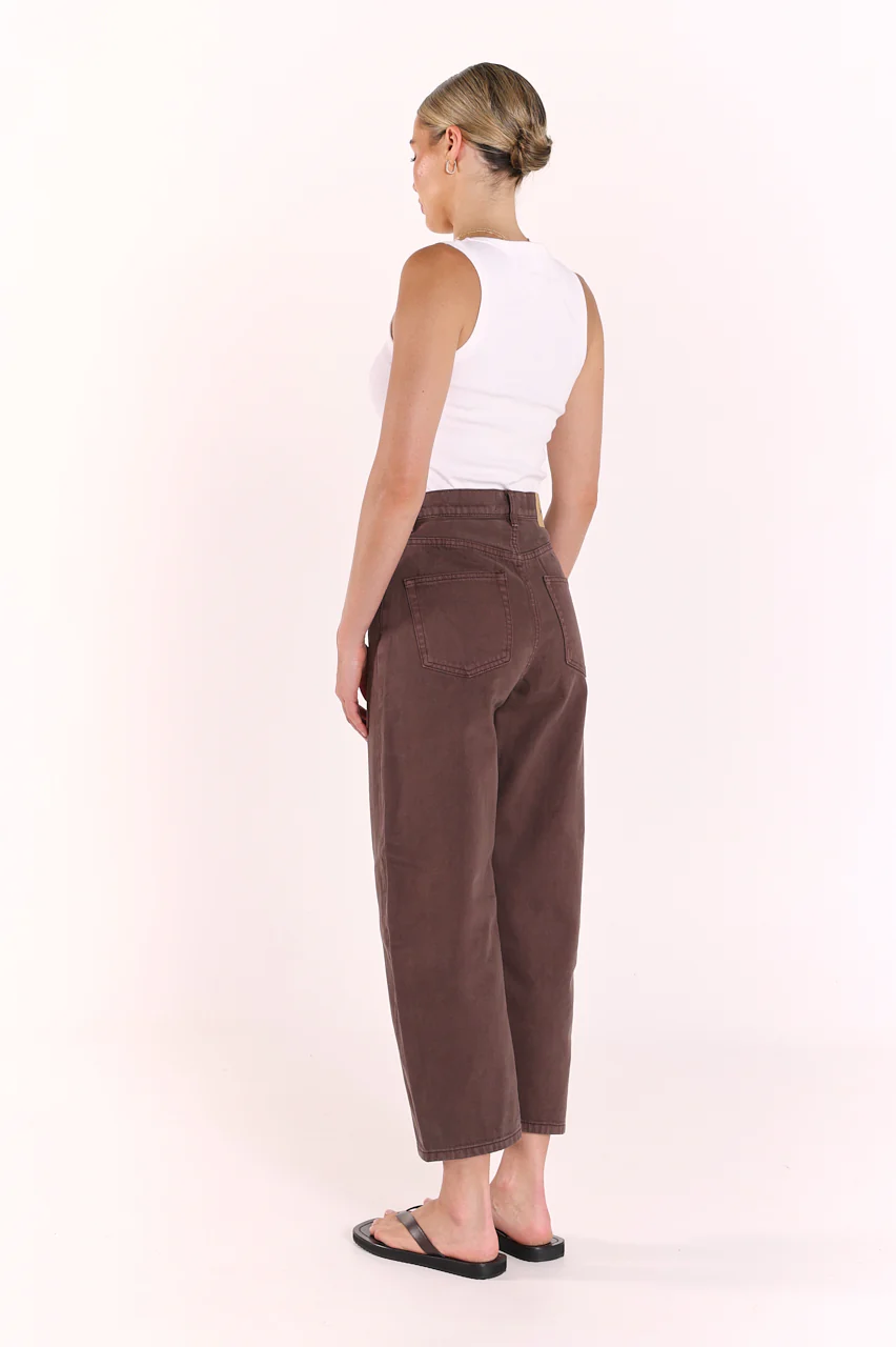 PRE-ORDER Lola Cropped Barrel Jean - Chocolate - Image 6