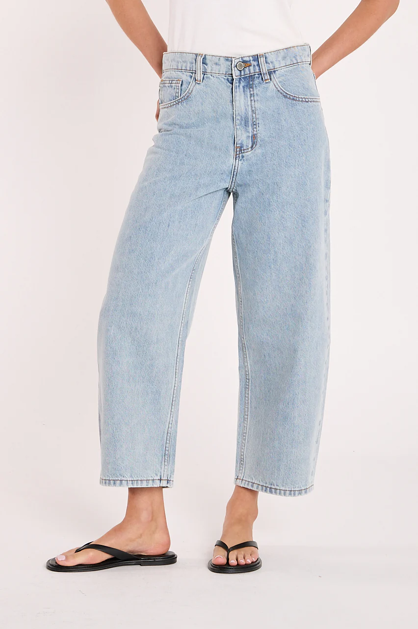 Lola Cropped Barrel Jean - Summer Blue