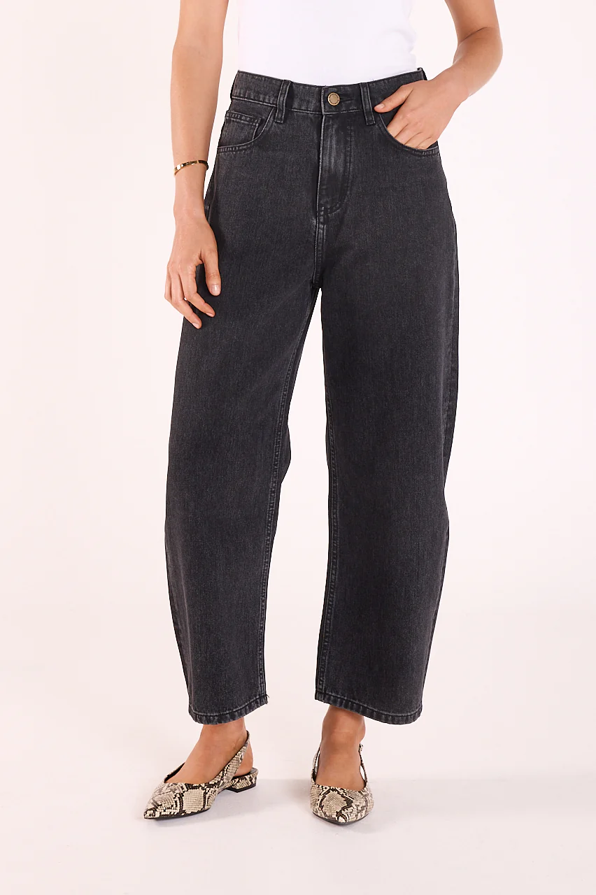 Lola Cropped Barrel Jean - Washed Black