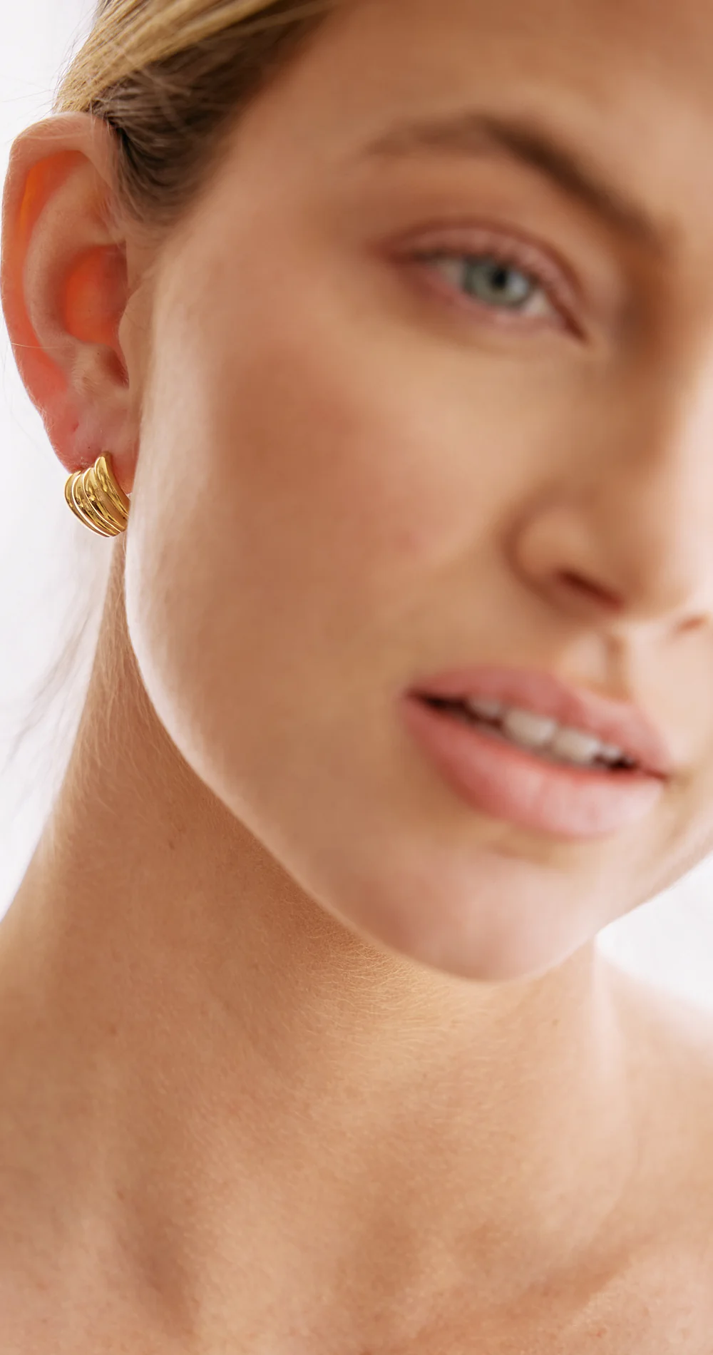 Nora Stud Earrings - Gold