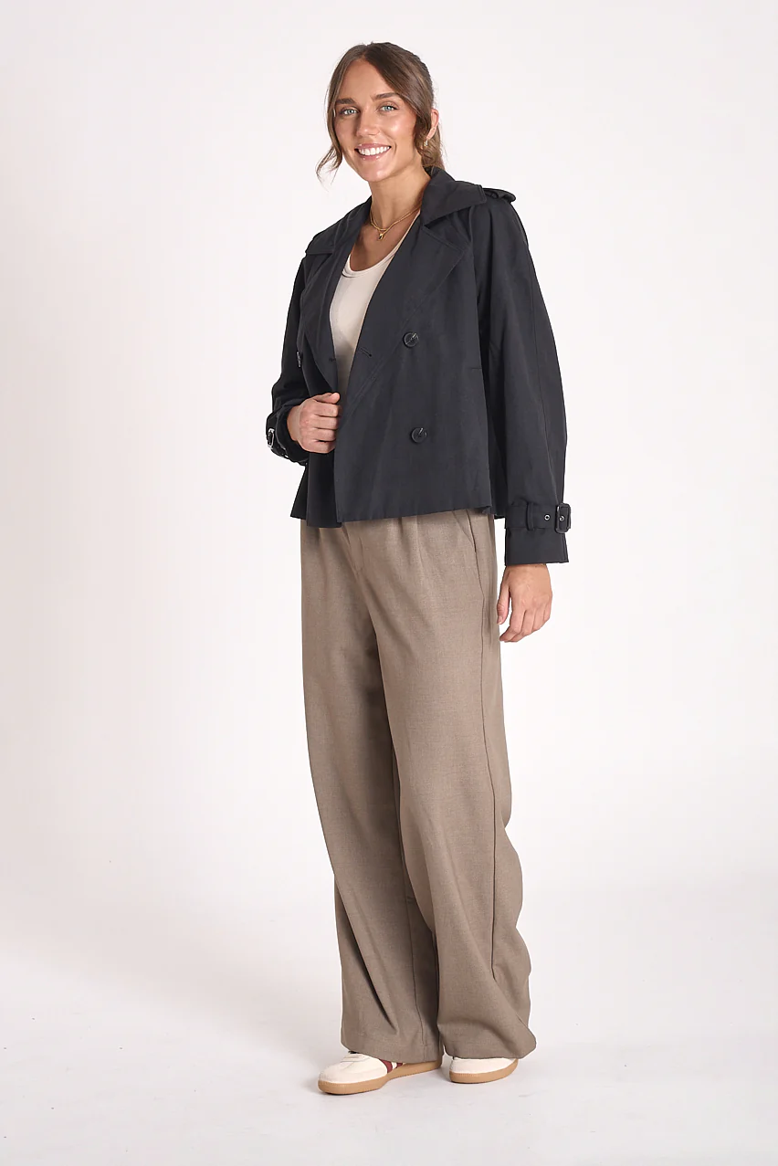 Theo Trench - Black - Image 3